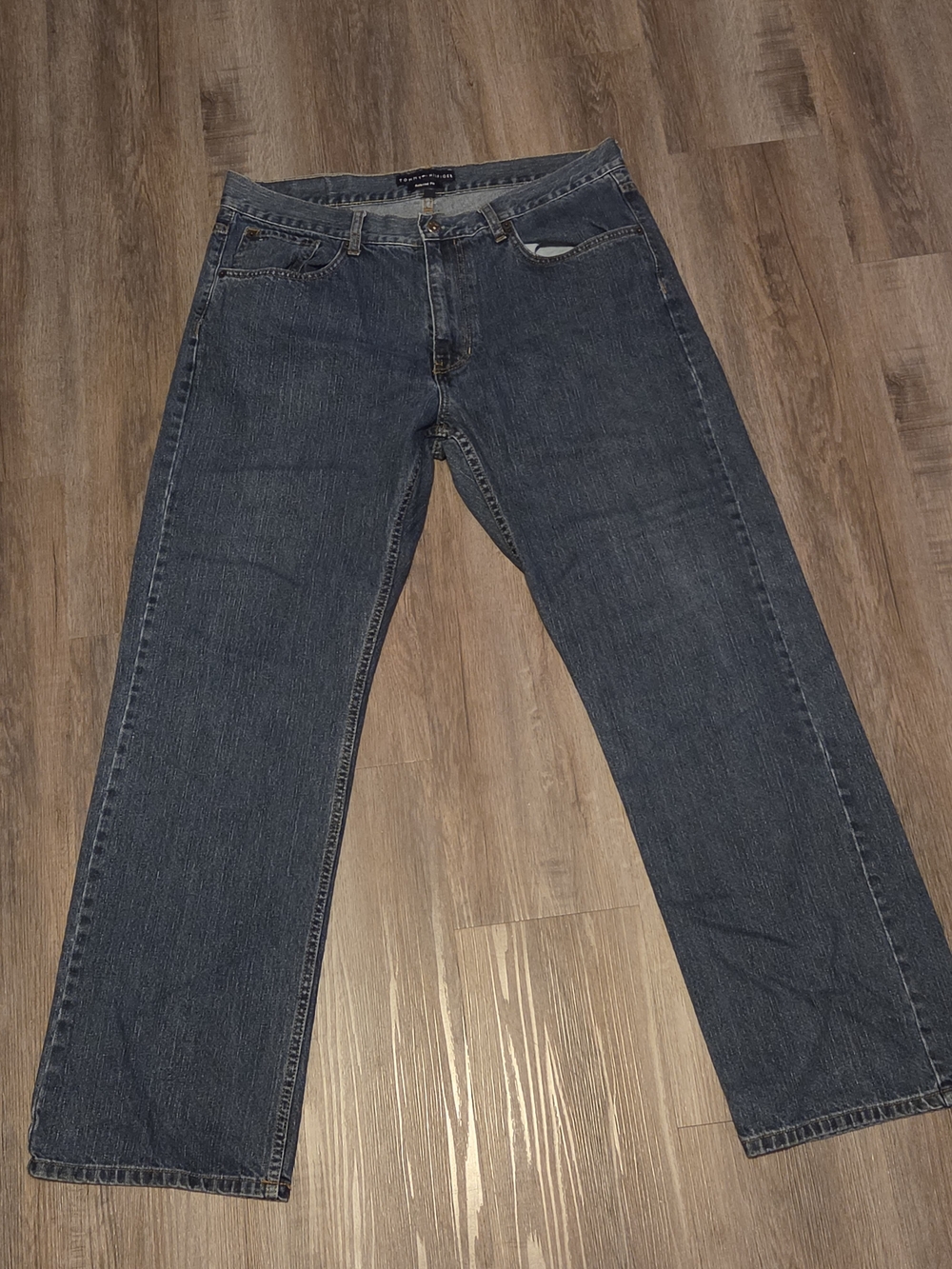 Tommy Hilfiger Men's Relaxed Jeans in Dark Blue Denim